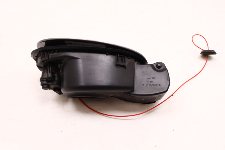 MASERATI LEVANTE KLAPKA WLEWU PALIWA 672