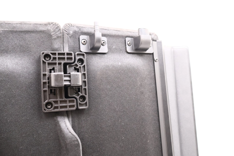 MASERATI LEVANTE PÓŁKA BAGAŻNIKA