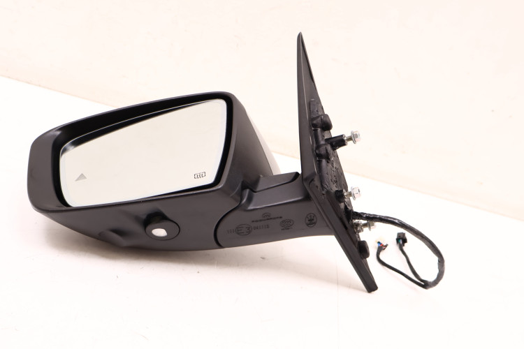 MASERATI LEVANTE LUSTERKO LEWE 672 18 PIN