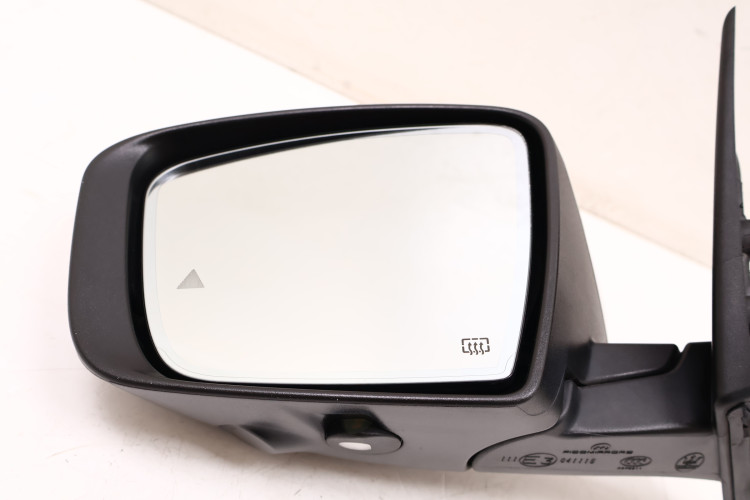 MASERATI LEVANTE LUSTERKO LEWE 672 18 PIN