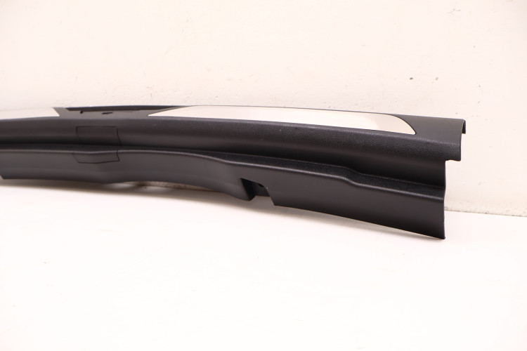 MASERATI LEVANTE OSŁONA PASA TYLNEGO