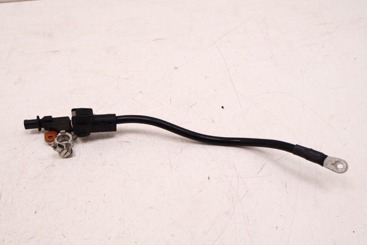 MASERATI LEVANTE KLEMA MINUSOWA 670038110