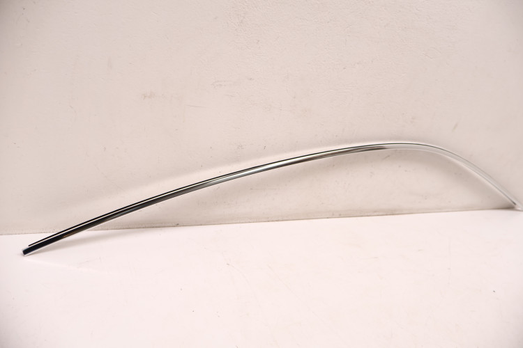 MASERATI LEVANTE LISTWA DACHOWA PRAWA