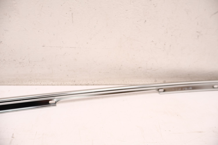 MASERATI LEVANTE LISTWA DACHOWA PRAWA