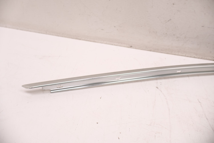 MASERATI LEVANTE LISTWA DACHOWA LEWA