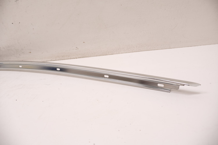 MASERATI LEVANTE LISTWA DACHOWA PRAWA