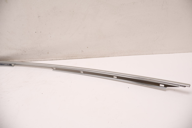 MASERATI LEVANTE LISTWA DACHOWA LEWA