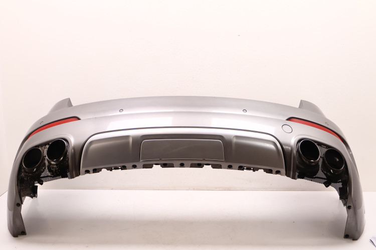 MASERATI LEVANTE ZDERZAK TYŁ 672