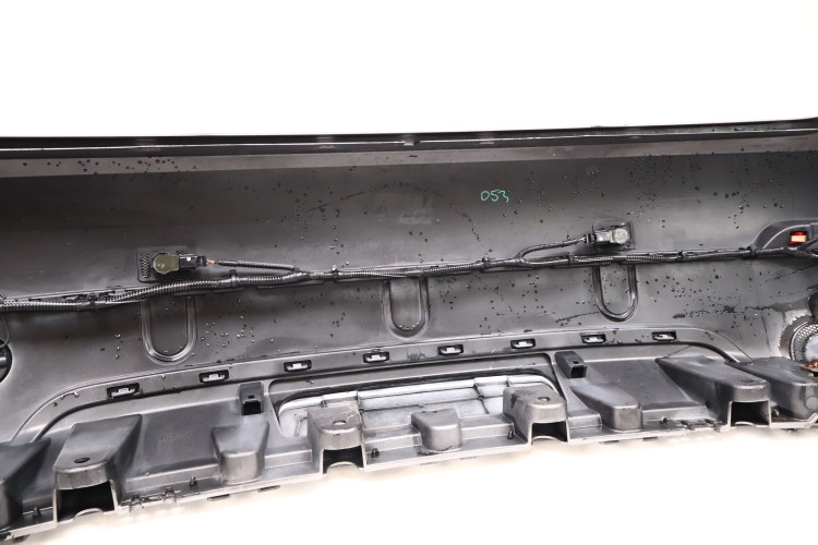 MASERATI LEVANTE ZDERZAK TYŁ 672