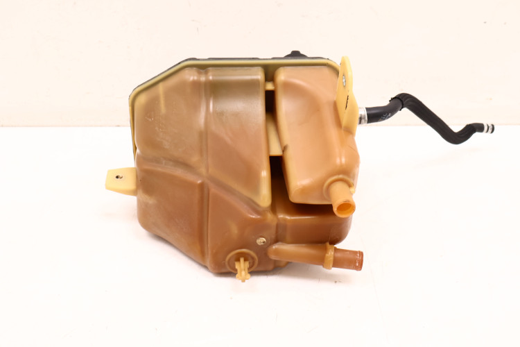 MASERATI LEVANTE 3.0 V6 ZBIORNIK WYRÓWNAWCZY