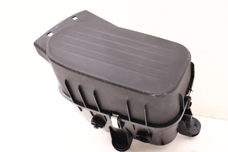 MASERATI LEVANTE 3.0 V6 OBUDOWA FILTRA POWIETRZA 72428344, 670101256, 280218281