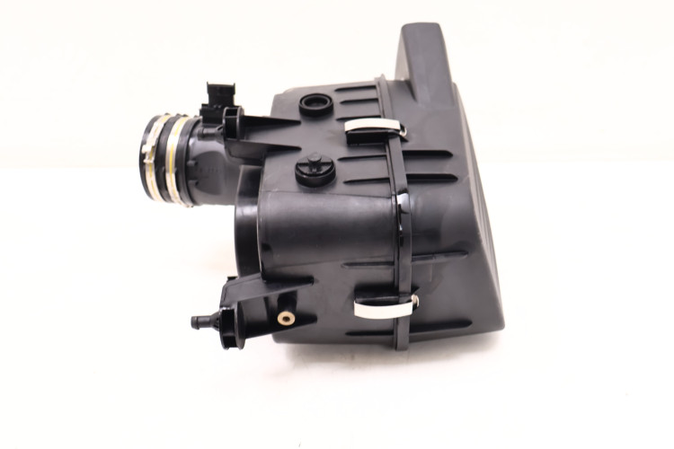 MASERATI LEVANTE 3.0 V6 OBUDOWA FILTRA POWIETRZA 670101257