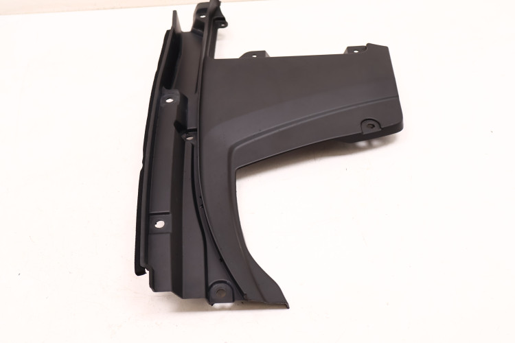 MASERATI LEVANTE 3.0 V6 OSŁONA PASA PRZEDNIEGO PRAWA PRZÓD