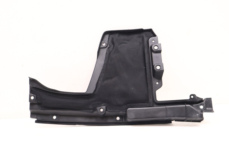 MASERATI LEVANTE 3.0 V6 OSŁONA PASA PRZEDNIEGO PRAWA PRZÓD