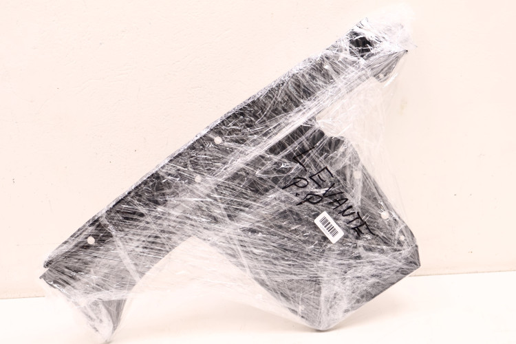 MASERATI LEVANTE 3.0 V6 OSŁONA PASA PRZEDNIEGO PRAWA PRZÓD