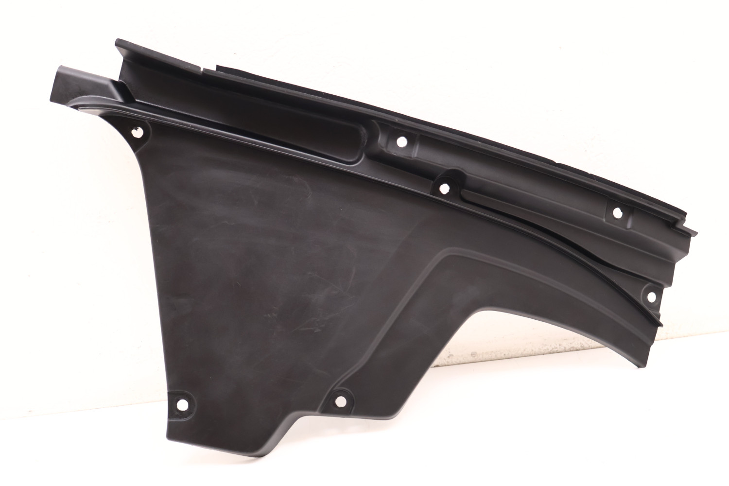 MASERATI LEVANTE 3.0 V6 OSŁONA PASA PRZEDNIEGO LEWA PRZÓD