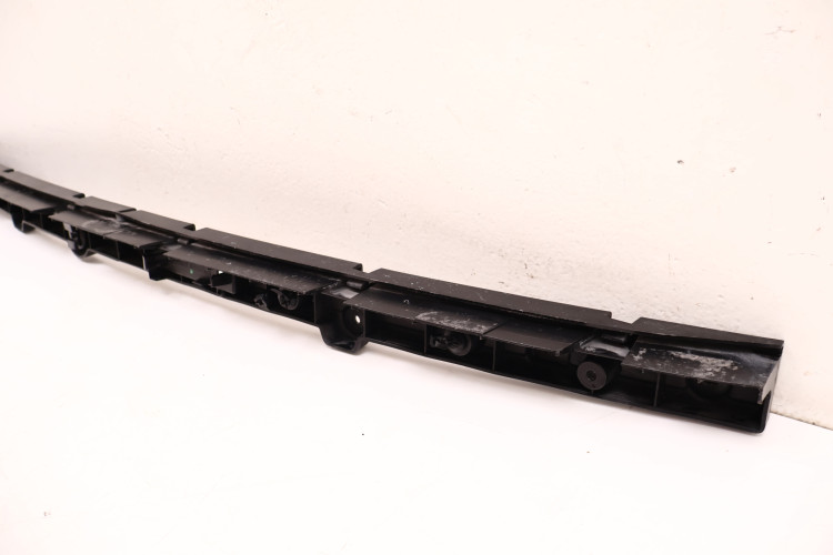 MASERATI LEVANTE ŚLIZG ZDERZAKA TYŁ 670032729