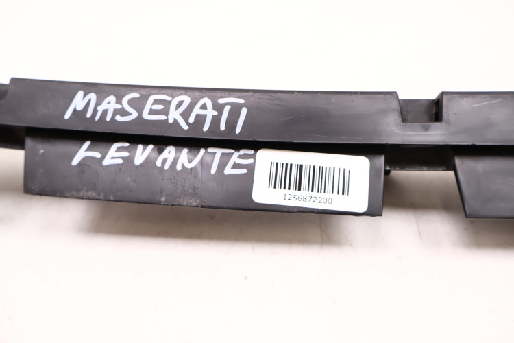 MASERATI LEVANTE ŚLIZG ZDERZAKA TYŁ 670032729