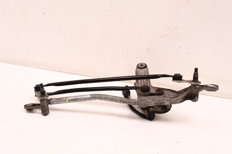 MASERATI LEVANTE MECHANIZM WYCIERACZEK