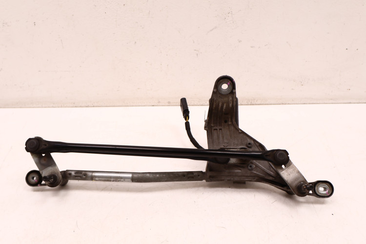 MASERATI LEVANTE MECHANIZM WYCIERACZEK