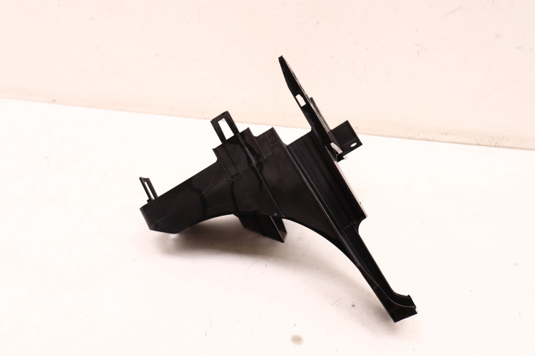 MASERATI LEVANTE 3.0 V6 PODSTAWA SKRZYNKI BEZPIECZNIKÓW 670036938