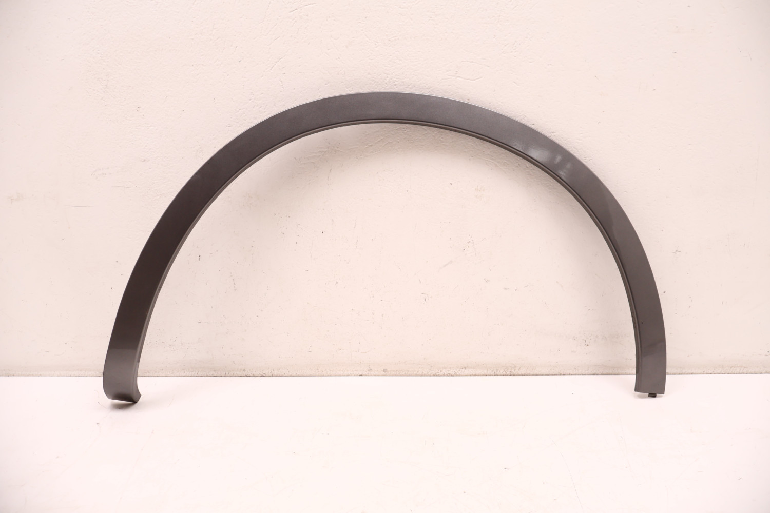 MASERATI LEVANTE LISTWA BŁOTNIKA LEWA TYŁ 672 670049027