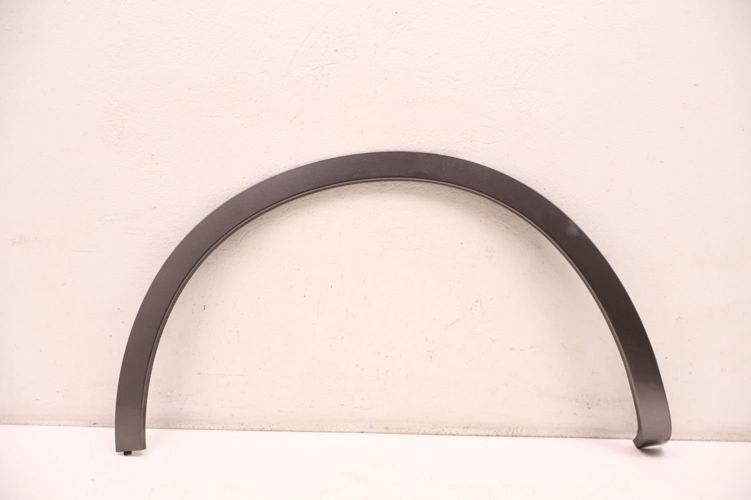 MASERATI LEVANTE LISTWA BŁOTNIKA PRAWA TYŁ 672 670049026