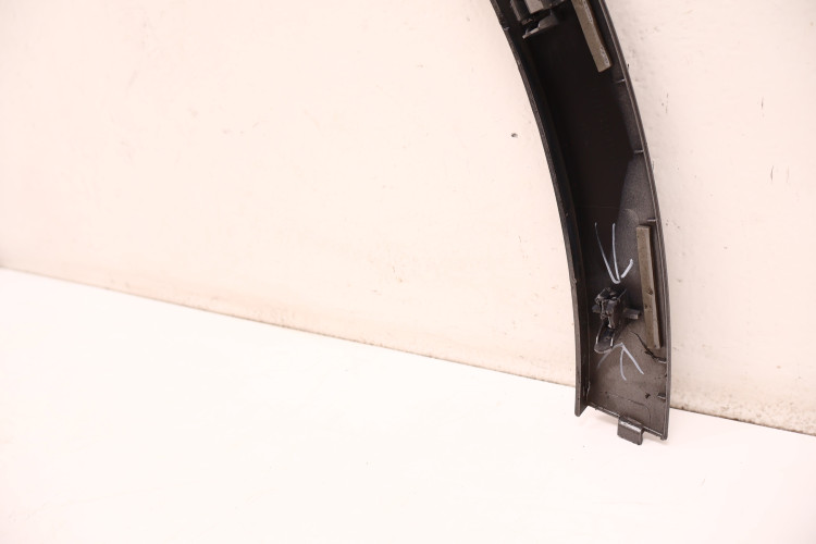 MASERATI LEVANTE LISTWA BŁOTNIKA PRAWA TYŁ 672 670049026