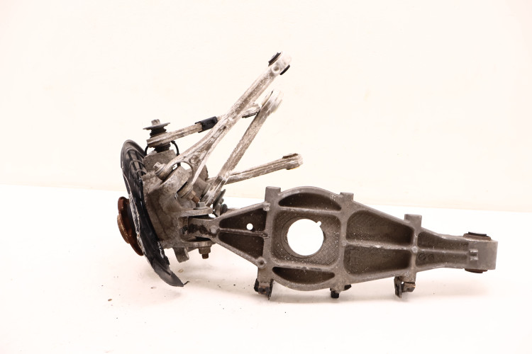 MASERATI LEVANTE 3.0 V6 ZWROTNICA PRAWA TYŁ 67003724