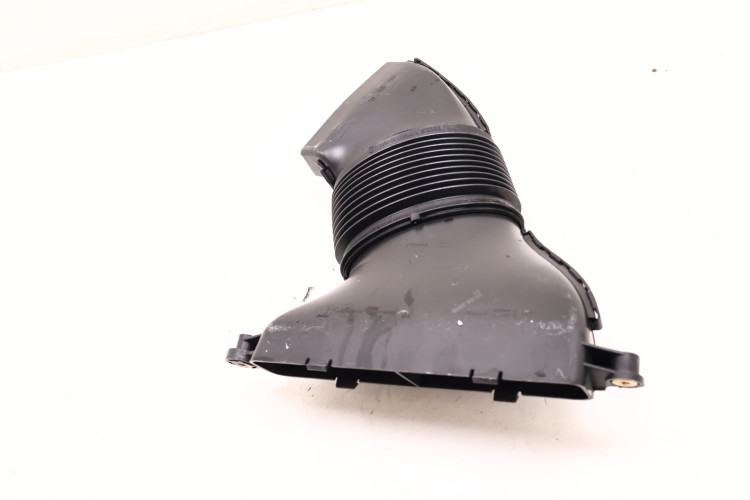 MASERATI LEVANTE 3.0 V6 WLOT DOLOT POWIETRZA LEWY 670031926