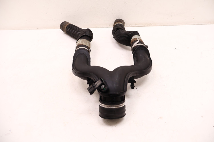 MASERATI LEVANTE 3.0 V6 RURA WĄŻ PRZEWÓD INTERCOOLERA 670039138