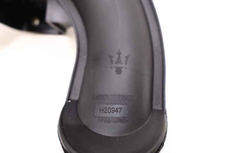 MASERATI LEVANTE 3.0 V6 RURA WĄŻ PRZEWÓD INTERCOOLERA 670039138