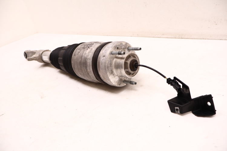 MASERATI LEVANTE AMORTYZATOR LEWY PRZÓD 06701007170