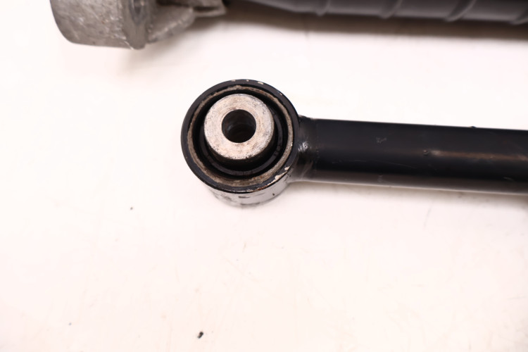 MASERATI LEVANTE 3.0 V6 AMORTYZATORY TYŁ