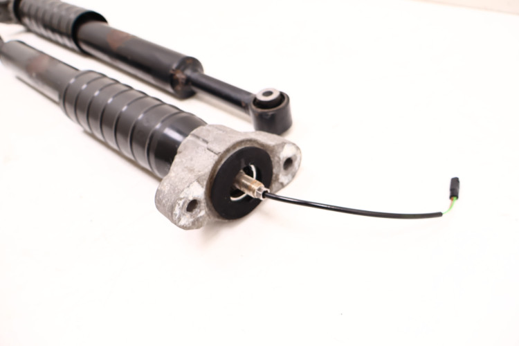 MASERATI LEVANTE 3.0 V6 AMORTYZATORY TYŁ