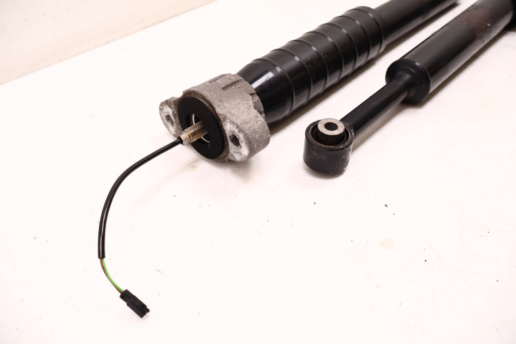 MASERATI LEVANTE 3.0 V6 AMORTYZATORY TYŁ