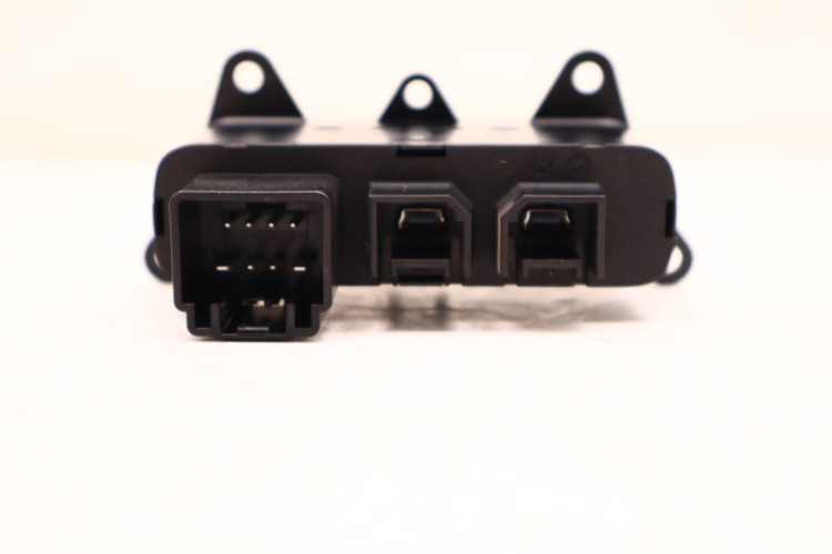 MASERATI LEVANTE GNIAZDO USB 670104961