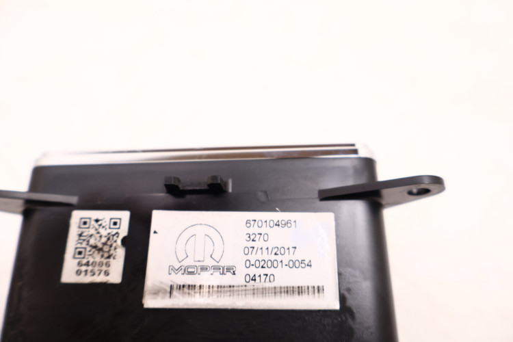 MASERATI LEVANTE GNIAZDO USB 670104961