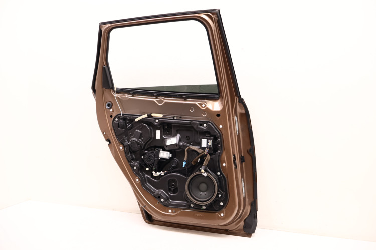 VOLVO XC60 I DRZWI LEWE TYŁ 494-46