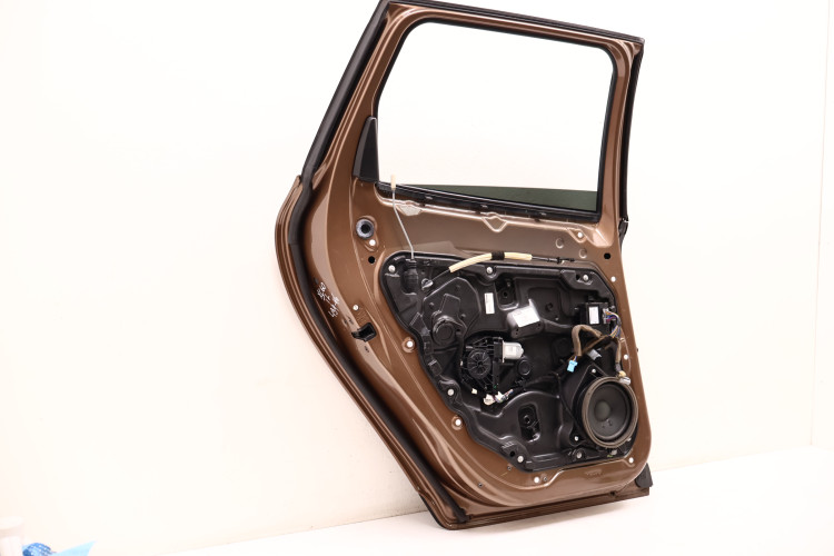 VOLVO XC60 I DRZWI LEWE TYŁ 494-46