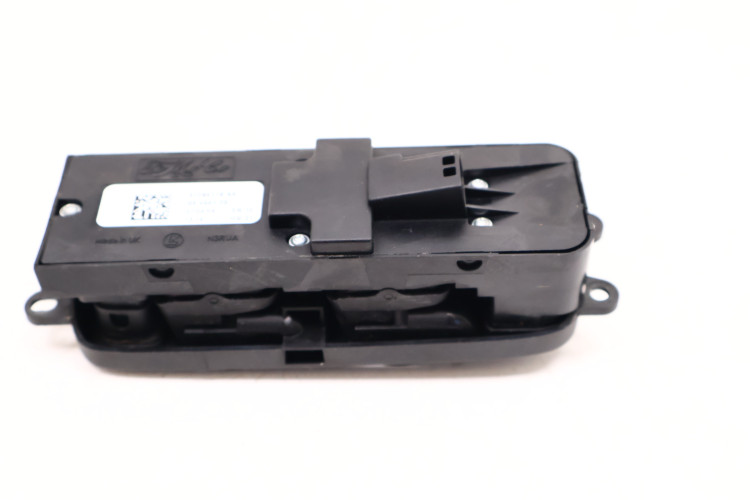 VOLVO XC60 I PRZEŁĄCZNIK SZYB LEWY PRZÓD 31295118