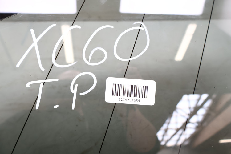 VOLVO XC60 I SZYBA KAROSERYJNA PRAWA TYŁ