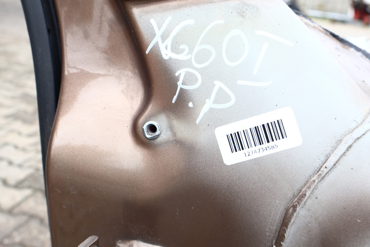 VOLVO XC60 I ĆWIARTKA PRAWA PRZÓD