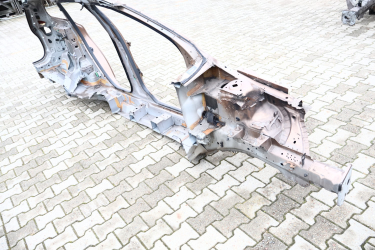 VOLVO XC60 I ĆWIARTKA LEWA PRZÓD