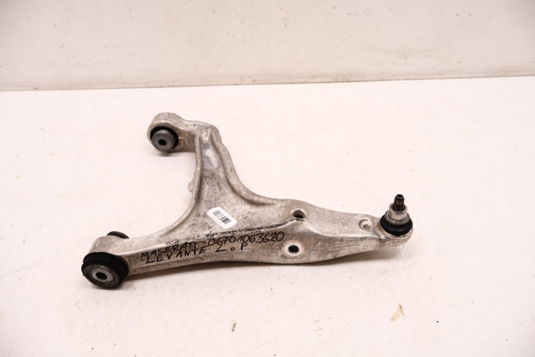 MASERATI LEVANTE 3.0 V6 WAHACZ LEWY PRZÓD 06701063620