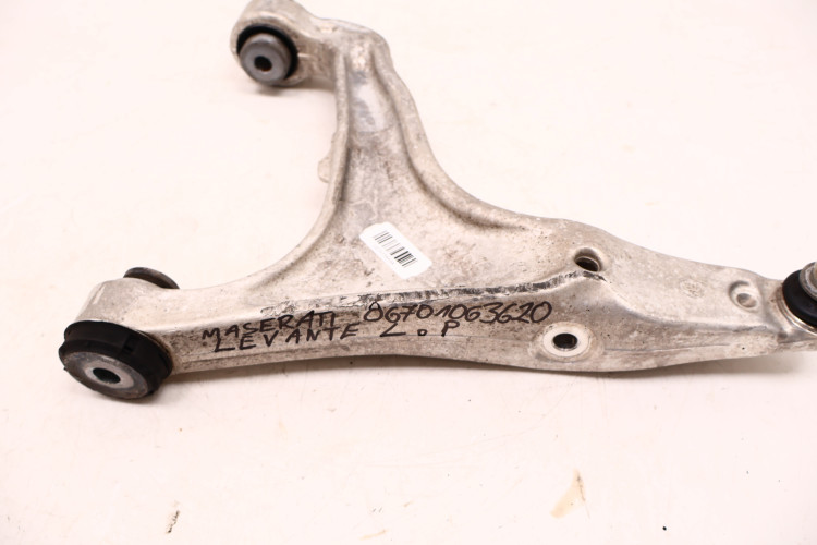 MASERATI LEVANTE 3.0 V6 WAHACZ LEWY PRZÓD 06701063620