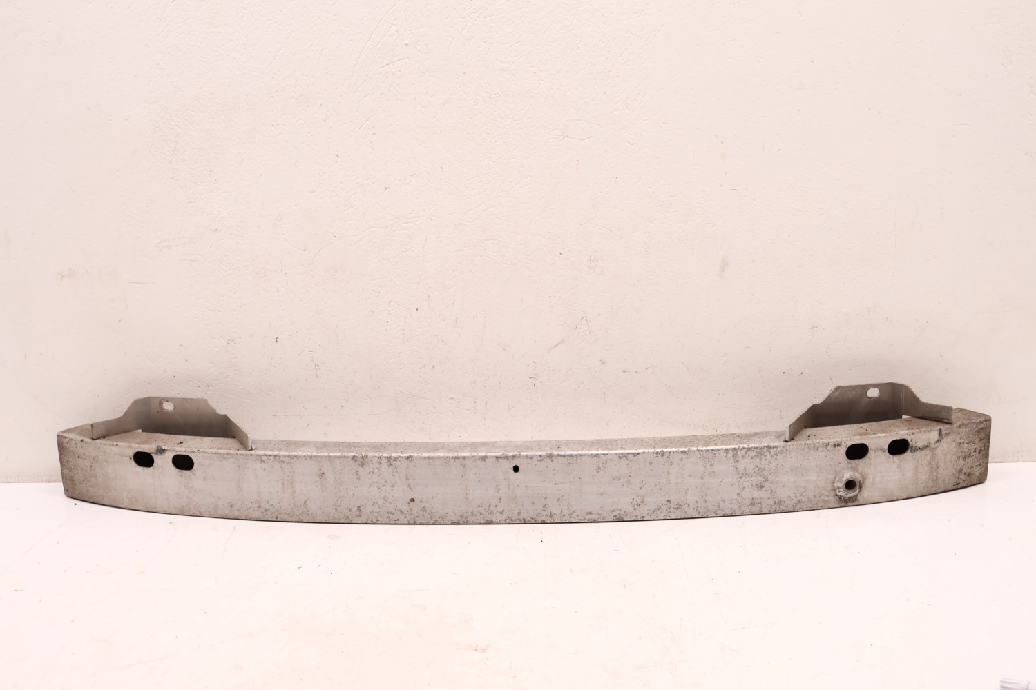 MASERATI LEVANTE BELKA ZDERZAKA TYŁ