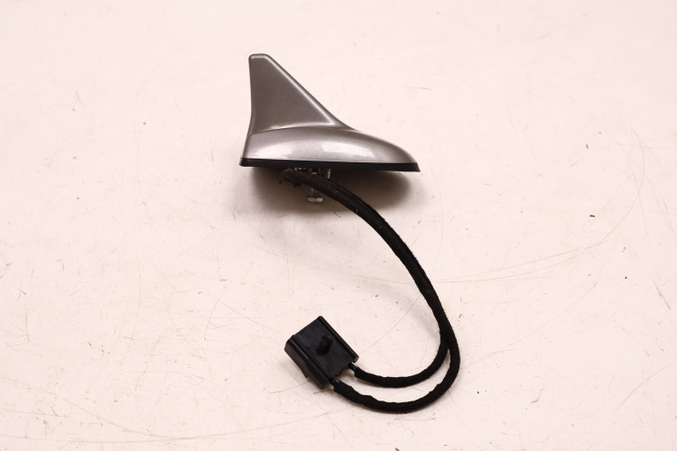 MASERATI LEVANTE PŁETWA ANTENA DACHOWA 670076133