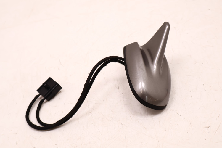 MASERATI LEVANTE PŁETWA ANTENA DACHOWA 670076133