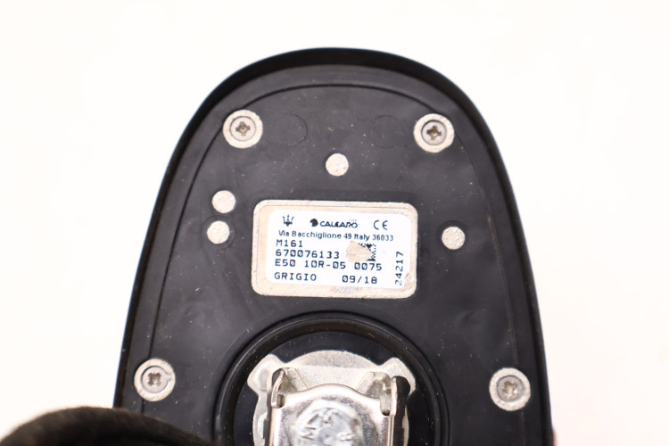 MASERATI LEVANTE PŁETWA ANTENA DACHOWA 670076133
